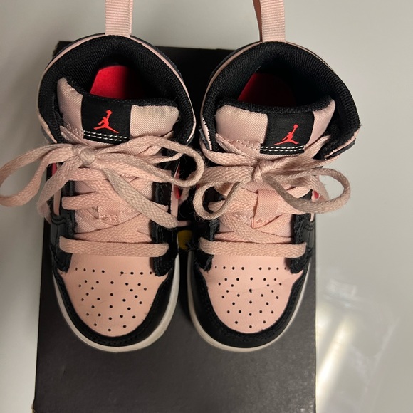 JORDAN - 1 MID 7C TODDLER ATMOSPHERE INFRARED 23 BLACK - Picture 7 of 9